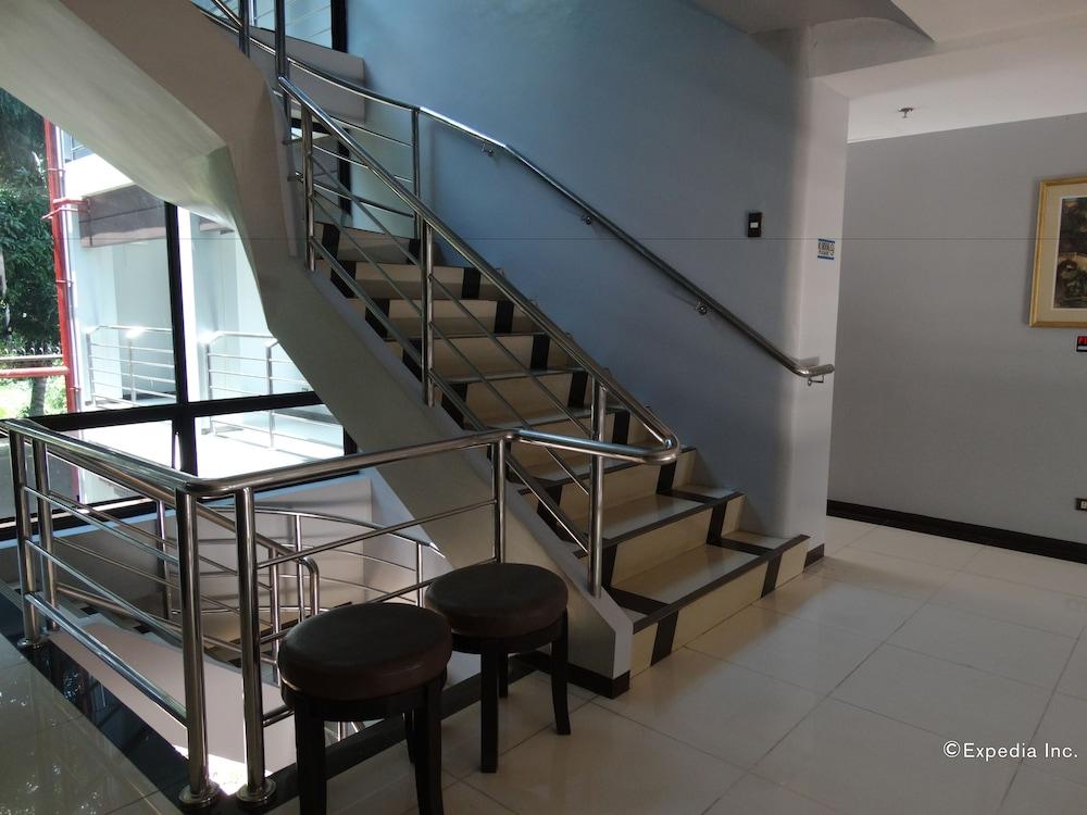 Peridot Suites Davao City Dış mekan fotoğraf