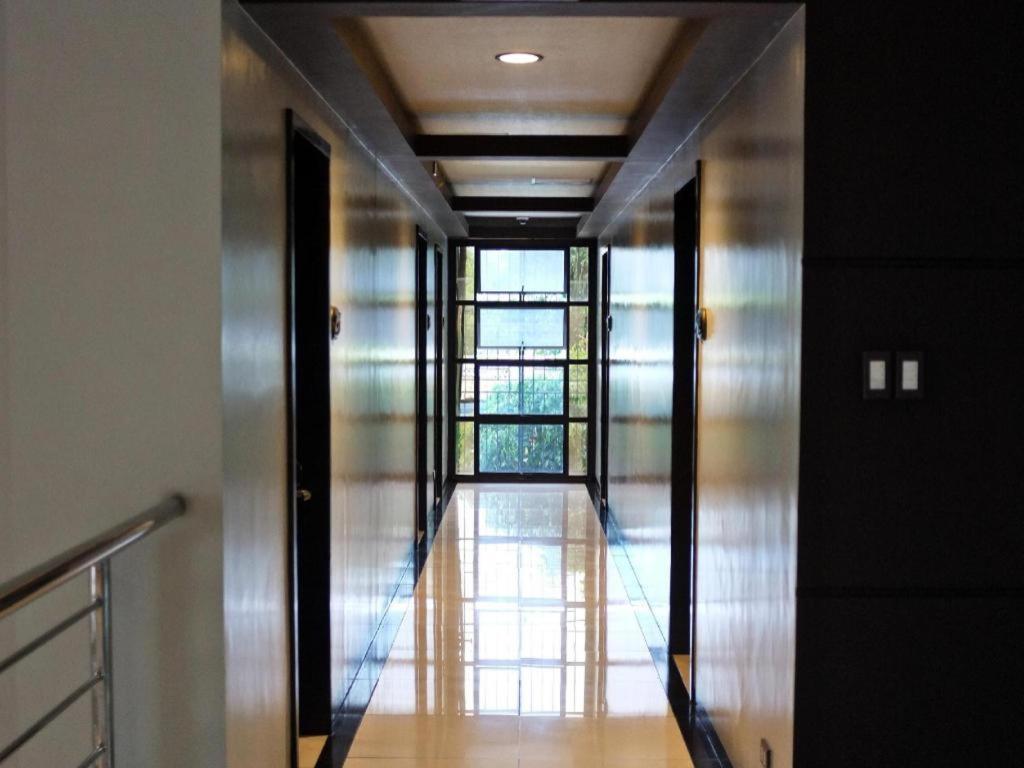 Peridot Suites Davao City Dış mekan fotoğraf