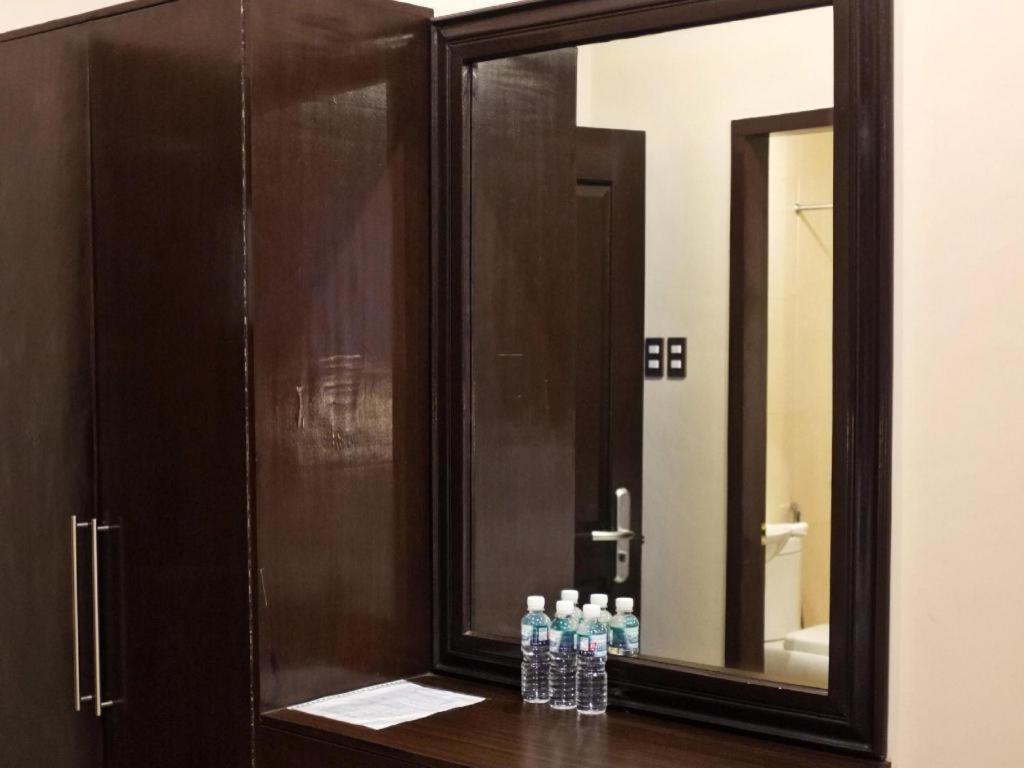 Peridot Suites Davao City Dış mekan fotoğraf