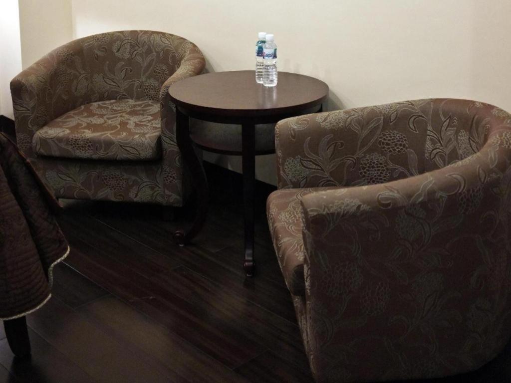 Peridot Suites Davao City Dış mekan fotoğraf